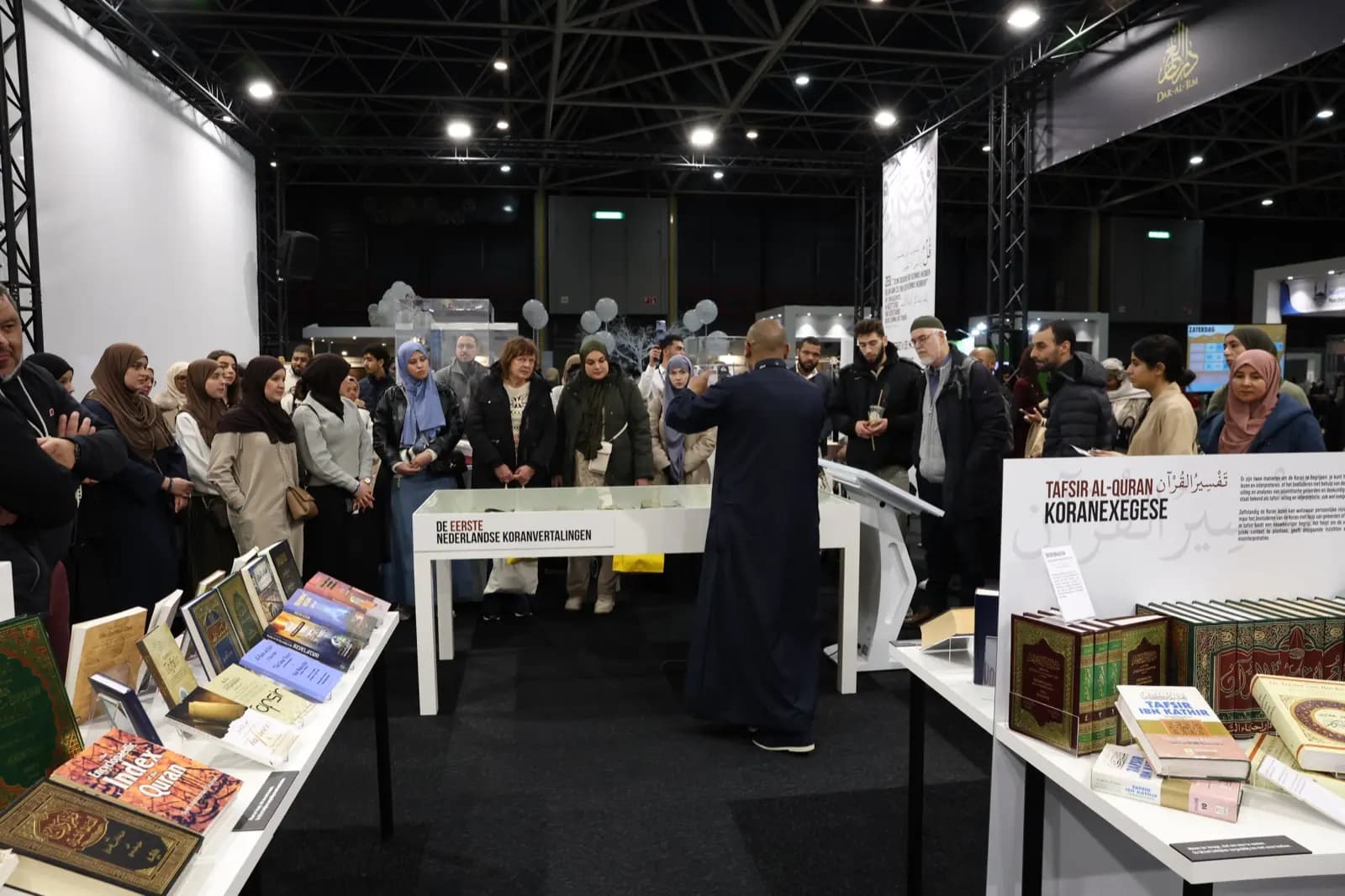 Werken uit de privébibliotheek van Ustadh Saoed, tentoongesteld op de expositie